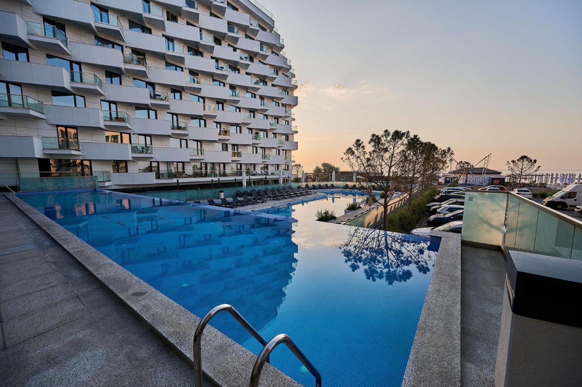 Sea-esta In Infinity Apartment